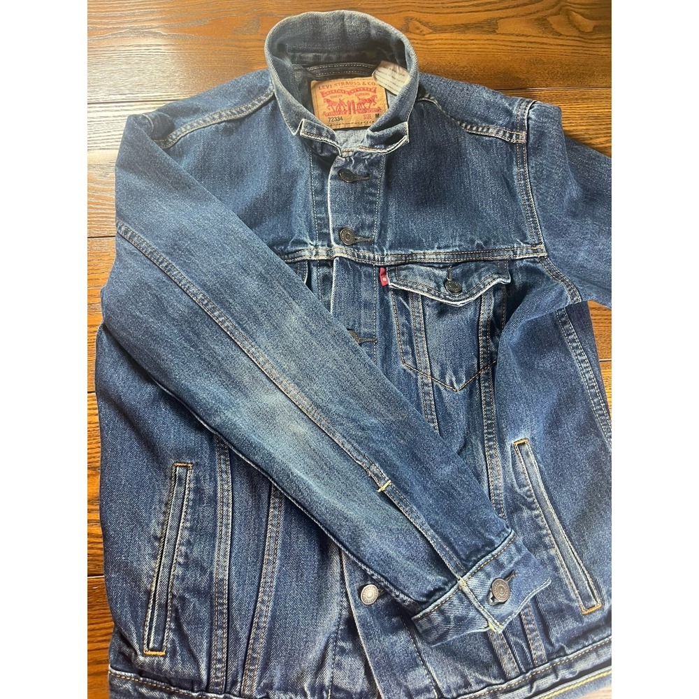 Levi Strauss & Co. Men's Blue Trucker Jacket Size M Button Front Pockets 72334